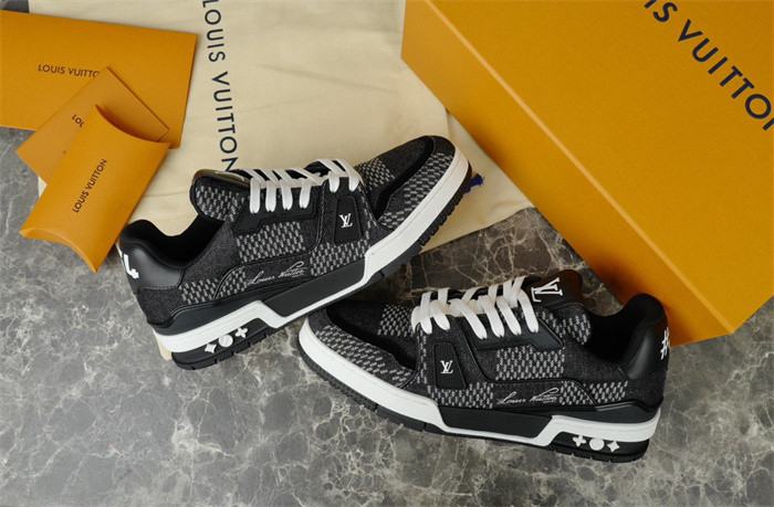 lovt sneaker