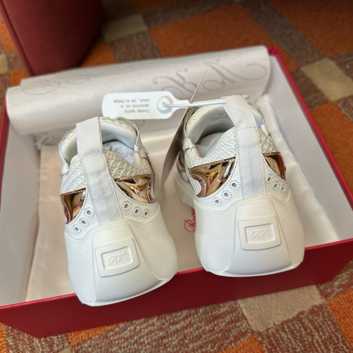 RV SNEAKER