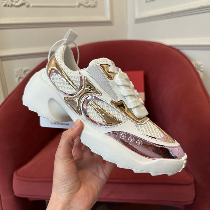RV SNEAKER