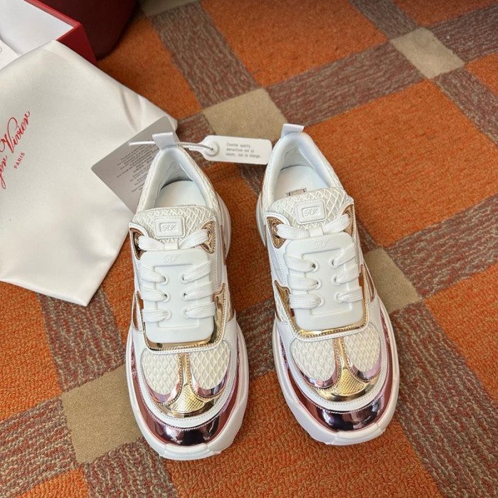 RV SNEAKER