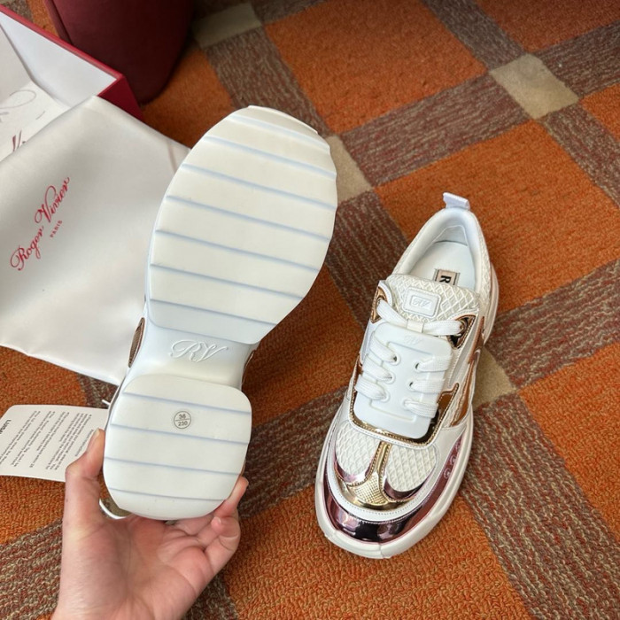 RV SNEAKER