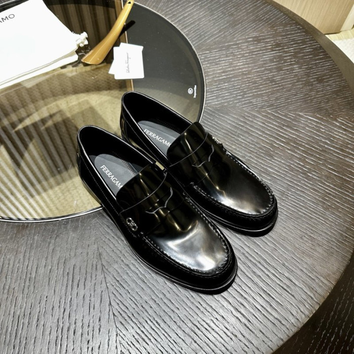 FERRAGAMO LOAFER