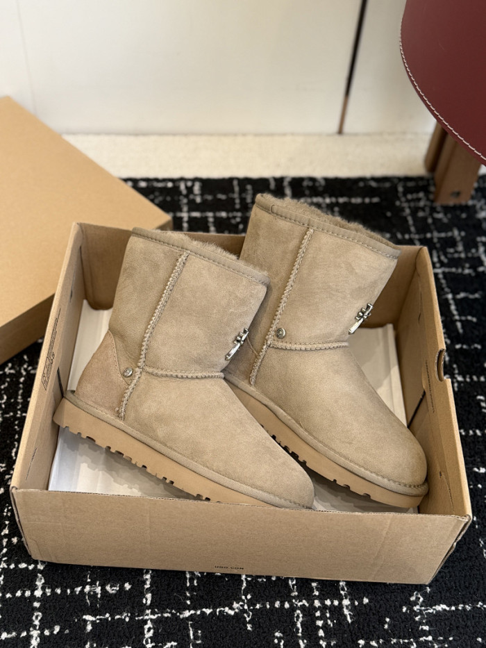 UGG X CHAR0M HEART BOOTS