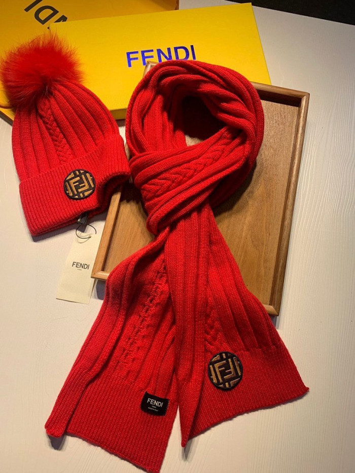 FEND1 HAT AND SCARF