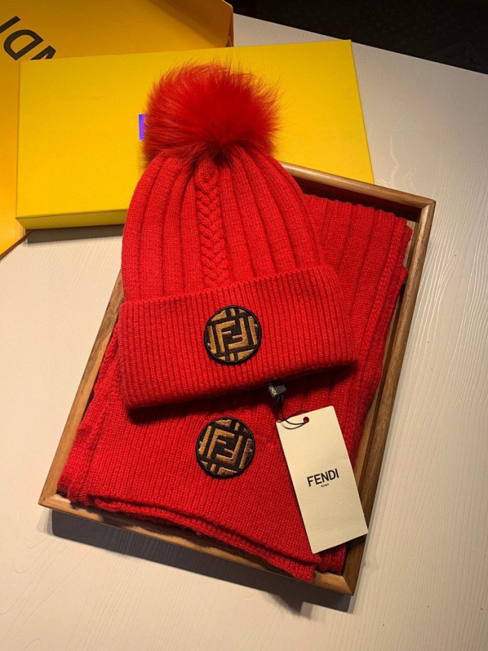 FEND1 HAT AND SCARF