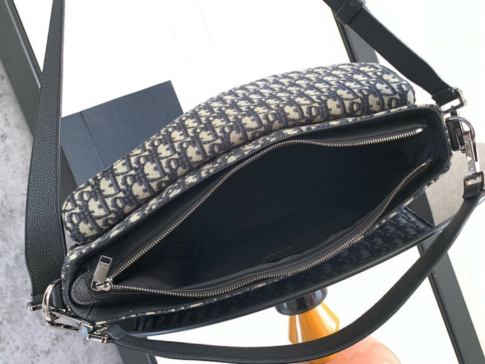 D1OR BAG 40x29.5x16cm