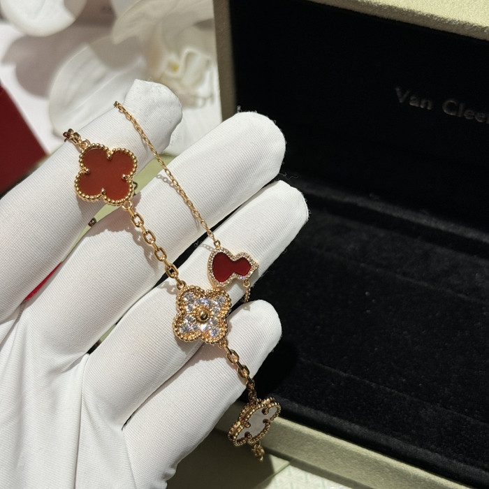V*n Cl**f &arpels bracelets