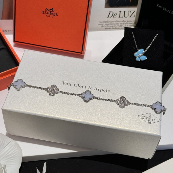 vca bracelet and necklace & H**me5 necklace