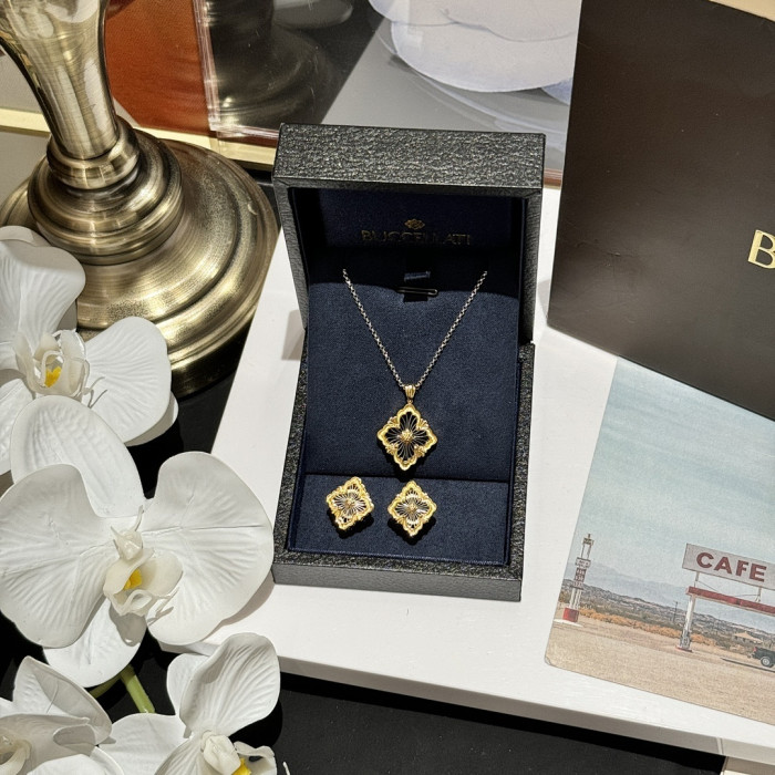 BUCCELLATI NECKLACE AND EARRING