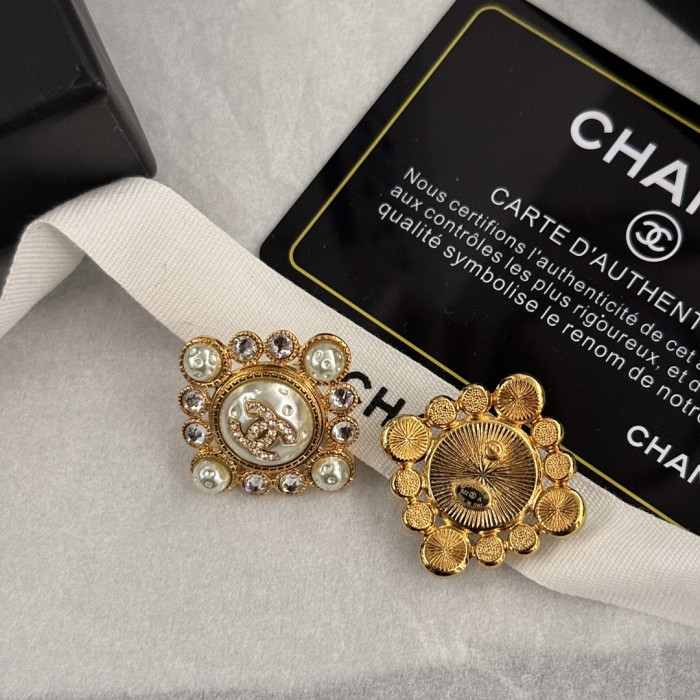 CHNEL earring