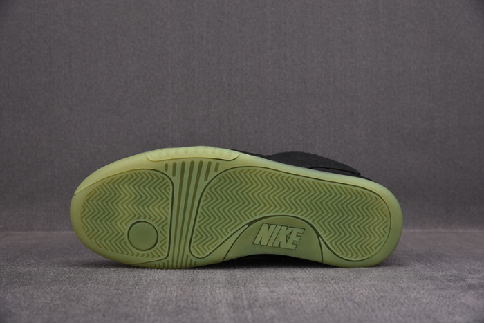 nike air Y**zy 2 “solar red” black mens 508214-006