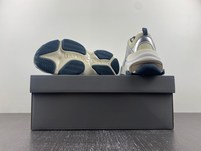 bl triple s trainers sneakers 524039 w2fs2 8106