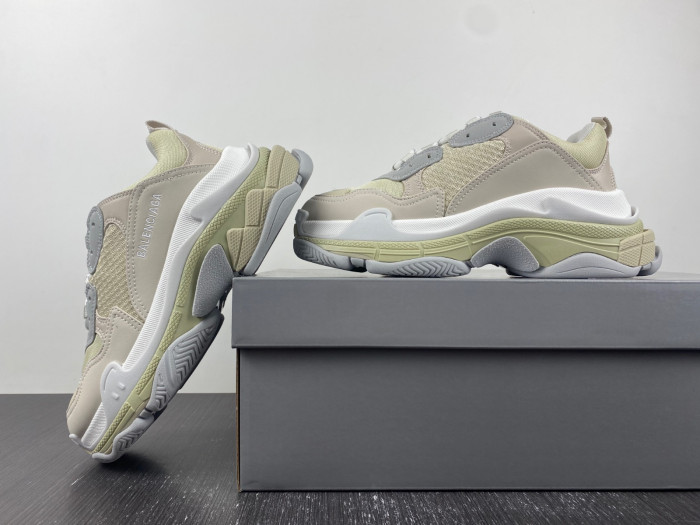 bl triple s trainers sneakers 524039 w2fw4 9790
