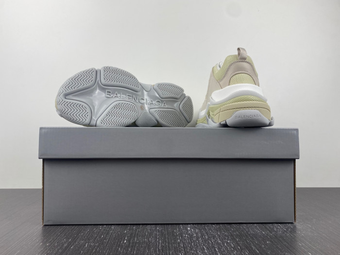 bl triple s trainers sneakers 524039 w2fw4 9790