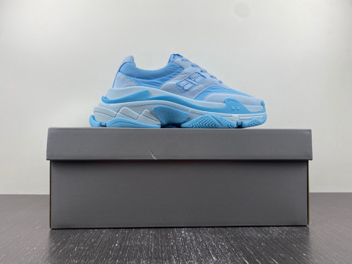 bl triple s trainers sneakers 710156 w3cu2 4045