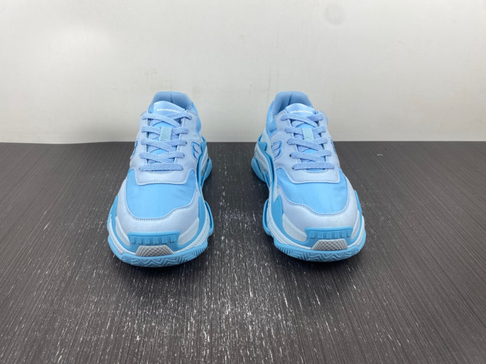 bl triple s trainers sneakers 710156 w3cu2 4045