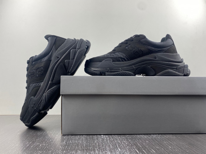 bl triple s trainers sneakers 710157 w3cu1 1000