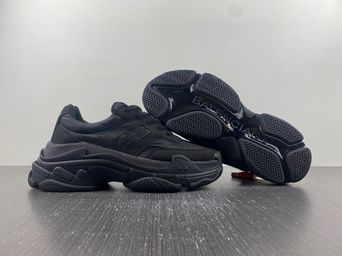 bl triple s trainers sneakers 710157 w3cu1 1000