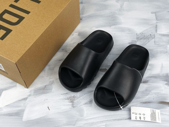 Y**zy slide black - fx0495