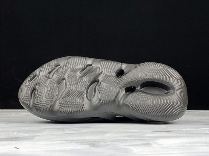 Y**zy foam runner slide - hp8739