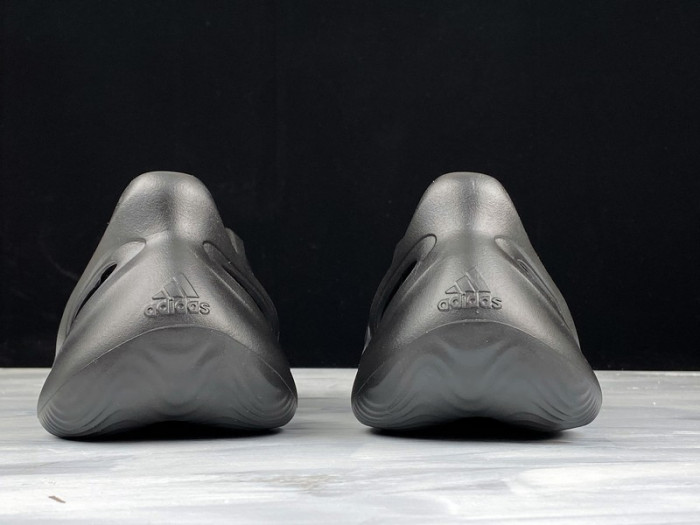 Y**zy foam runner slide - hp8739