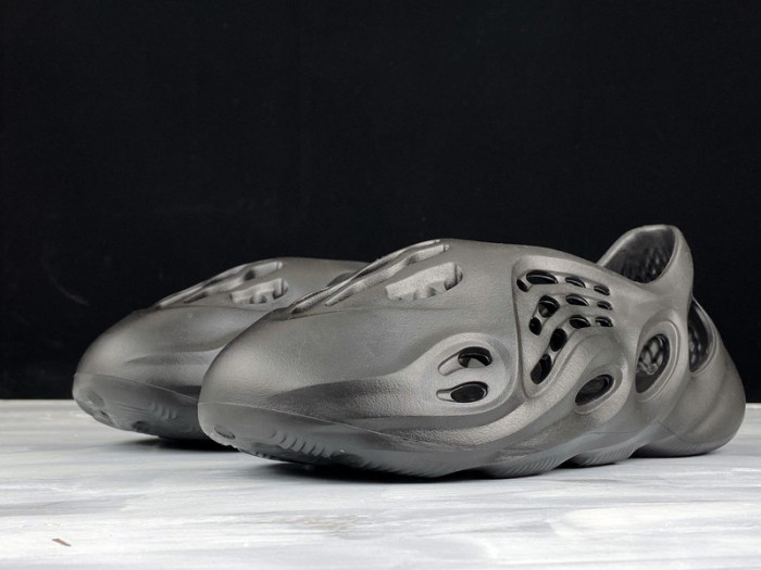 Y**zy foam runner slide - hp8739