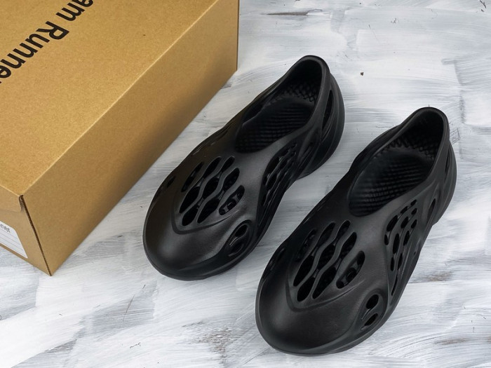 Y**zy foam runner slide - hp8739