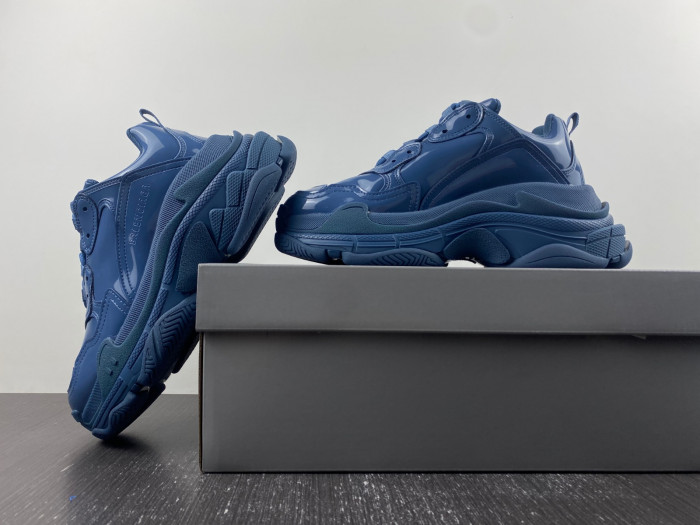 bl triple s trainers sneakers 734954 w2paa 4000