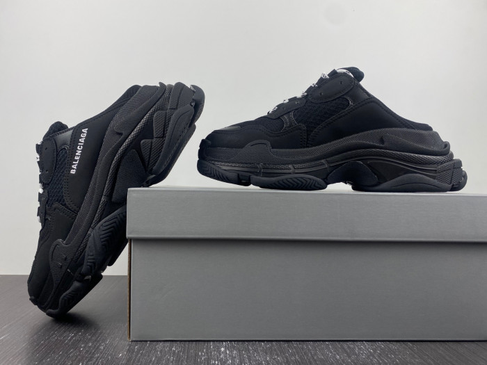 bl triple s trainers sneakers 755686 w3sm2 1000