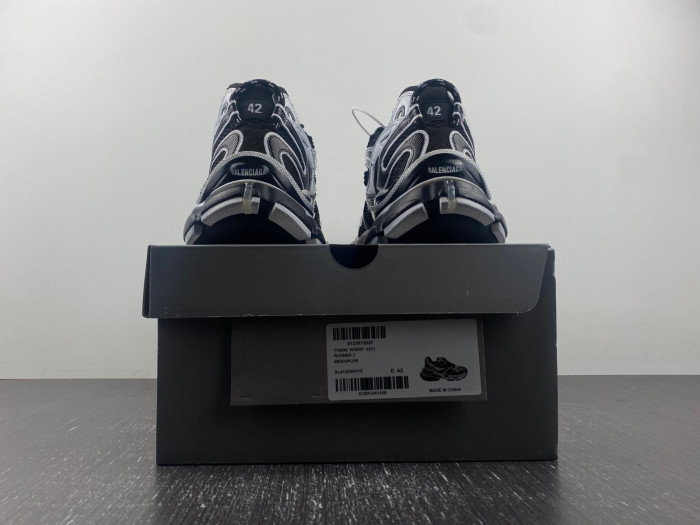 bl runner trainers sneakers 779066-w3rbxp-0213