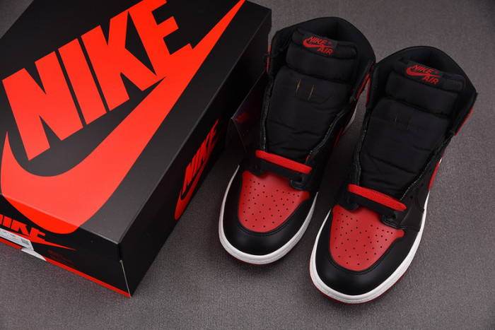Air Jordan 1 Retro 85