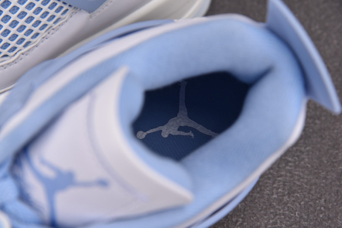 Air Jordan 4 WMNS "Aluminum" HV0823-100