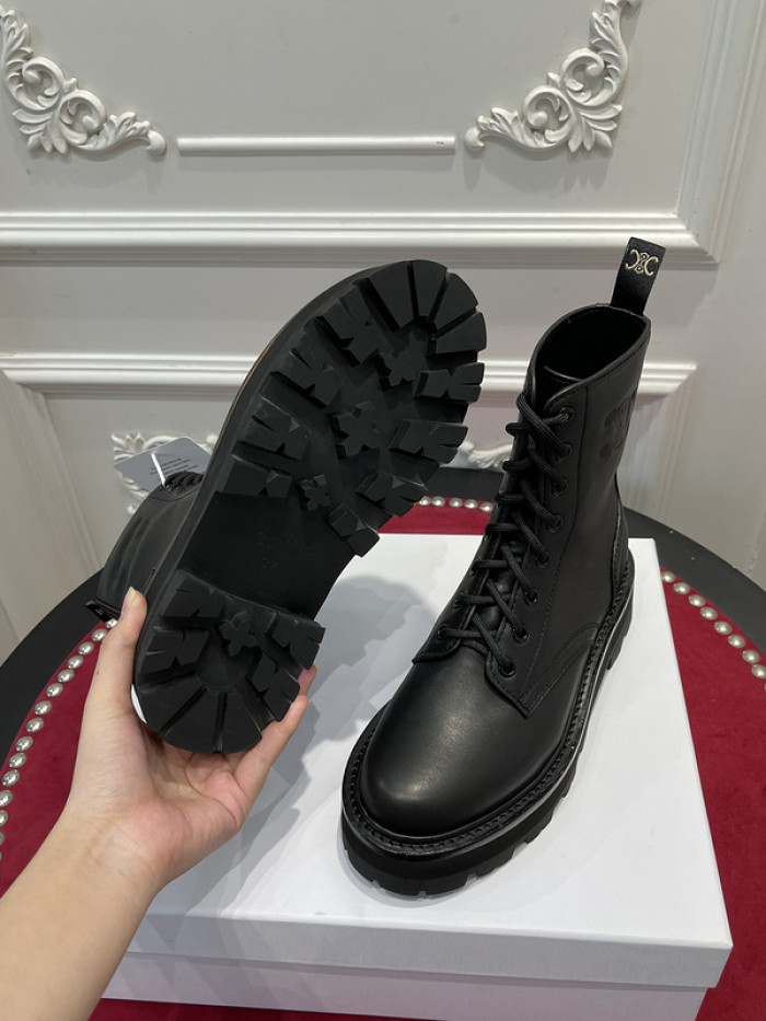 clin boots