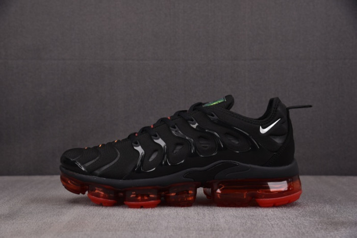 NIKE AIR VAPORMAX Plus CV1645-001