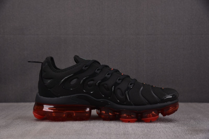 NIKE AIR VAPORMAX Plus CV1645-001