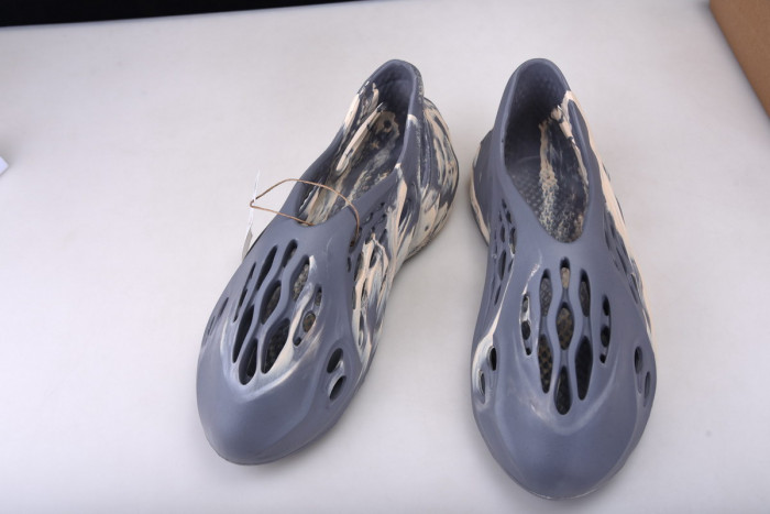 Y**zy foam runner slide white - gv7904