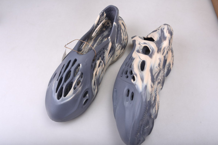 Y**zy foam runner slide white - gv7904