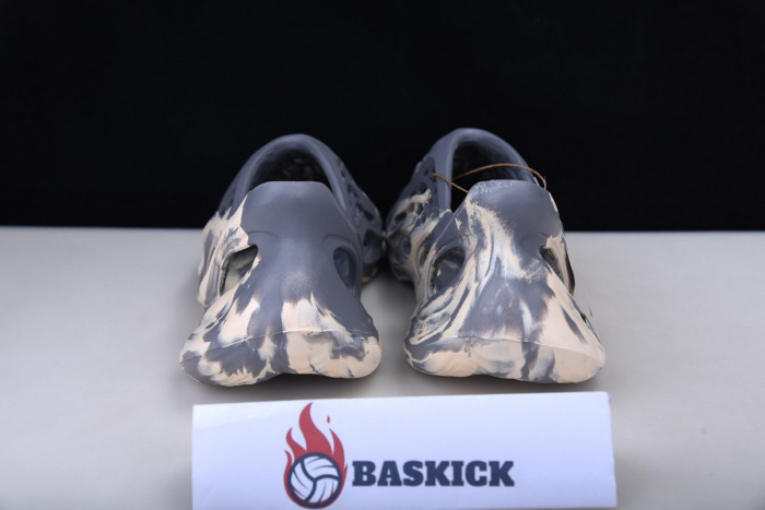 Y**zy foam runner slide white - gv7904