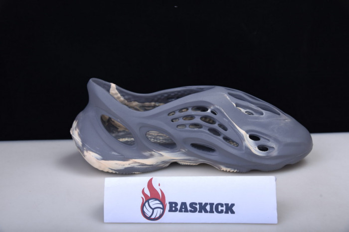 Y**zy foam runner slide white - gv7904