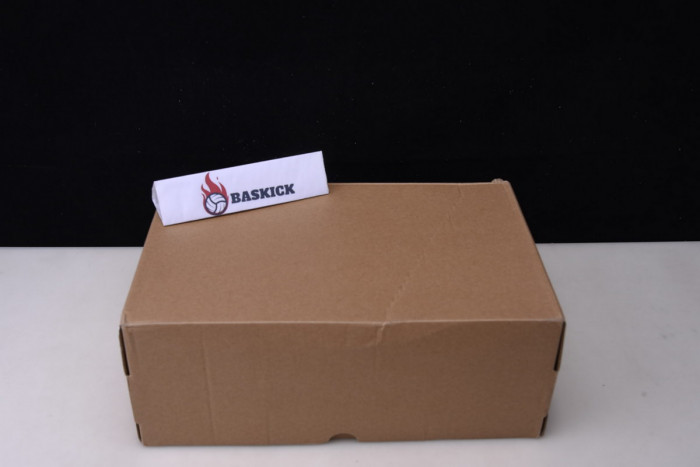 ad1d*s Y**zy foam rnnr mx cream clay - gx8774