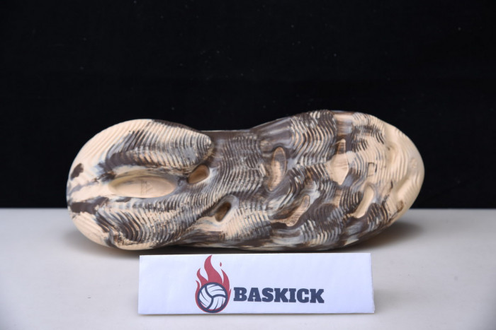 ad1d*s Y**zy foam rnnr mx cream clay - gx8774