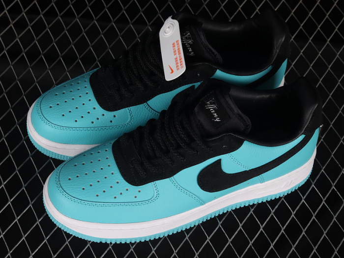 T*f*ny & co. x air force 1 low dz1382-002