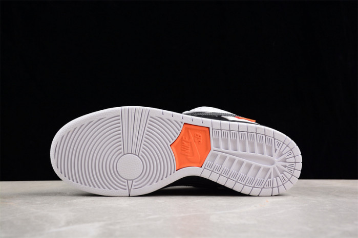 tightbooth x nike sb dunk low fd2629-100