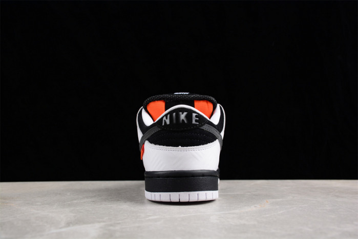 tightbooth x nike sb dunk low fd2629-100