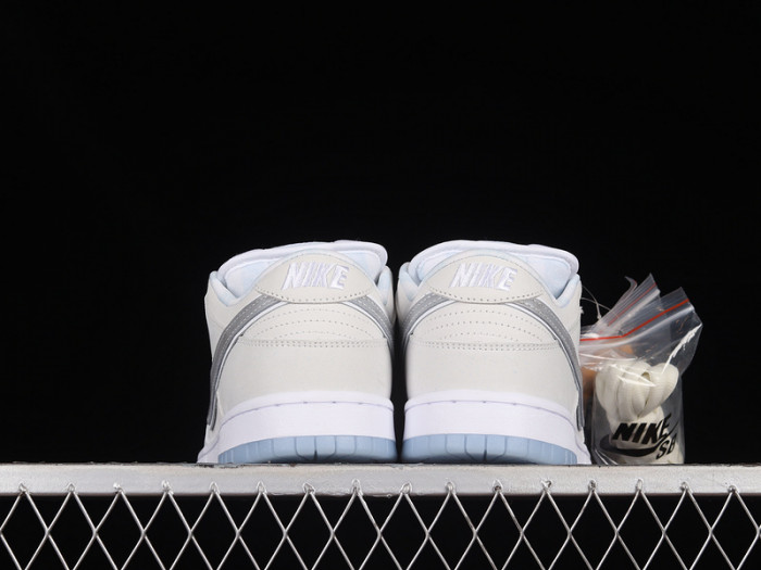nike sb dunk low white lobster fd8776-100