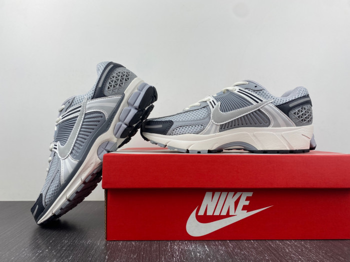 nike zoom vomero 5