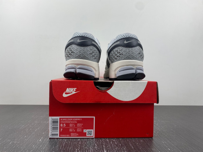 nike zoom vomero 5