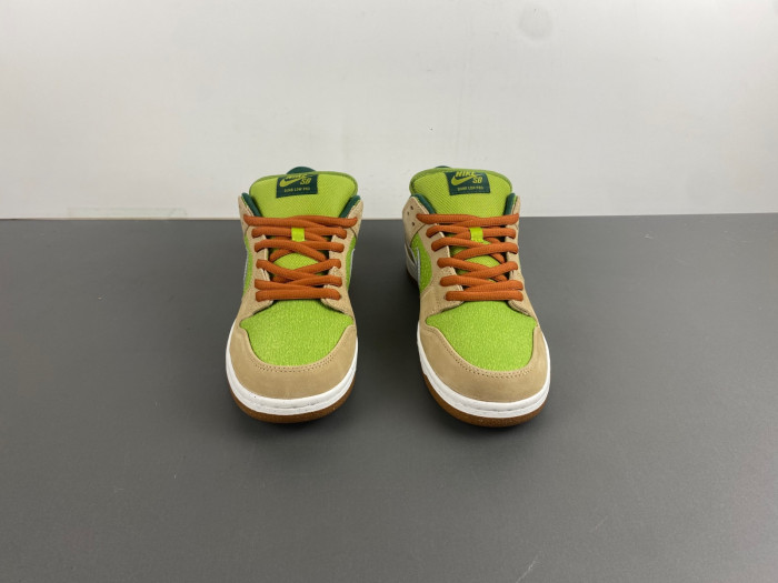 Nike SB Dunk Low "Escargot" FQ7585-200 Nike SB Dunk Low "Escargot" FQ7585-200