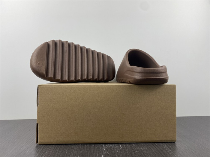 ad1d*s Y**zy slide soot - gx6141