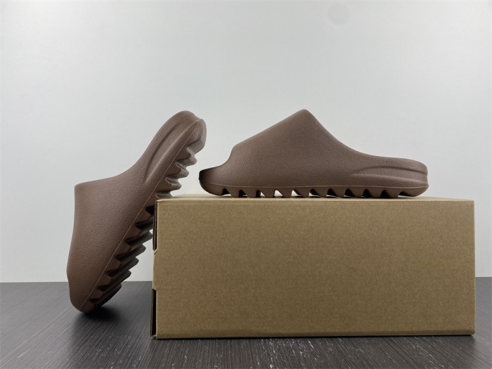 ad1d*s Y**zy slide soot - gx6141